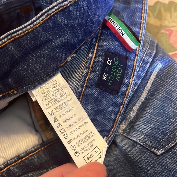 BENETTON JEANS Size 32 x 28 Classic Denim Low Crotch Stretch Cotton Distressed - Picture 9 of 16